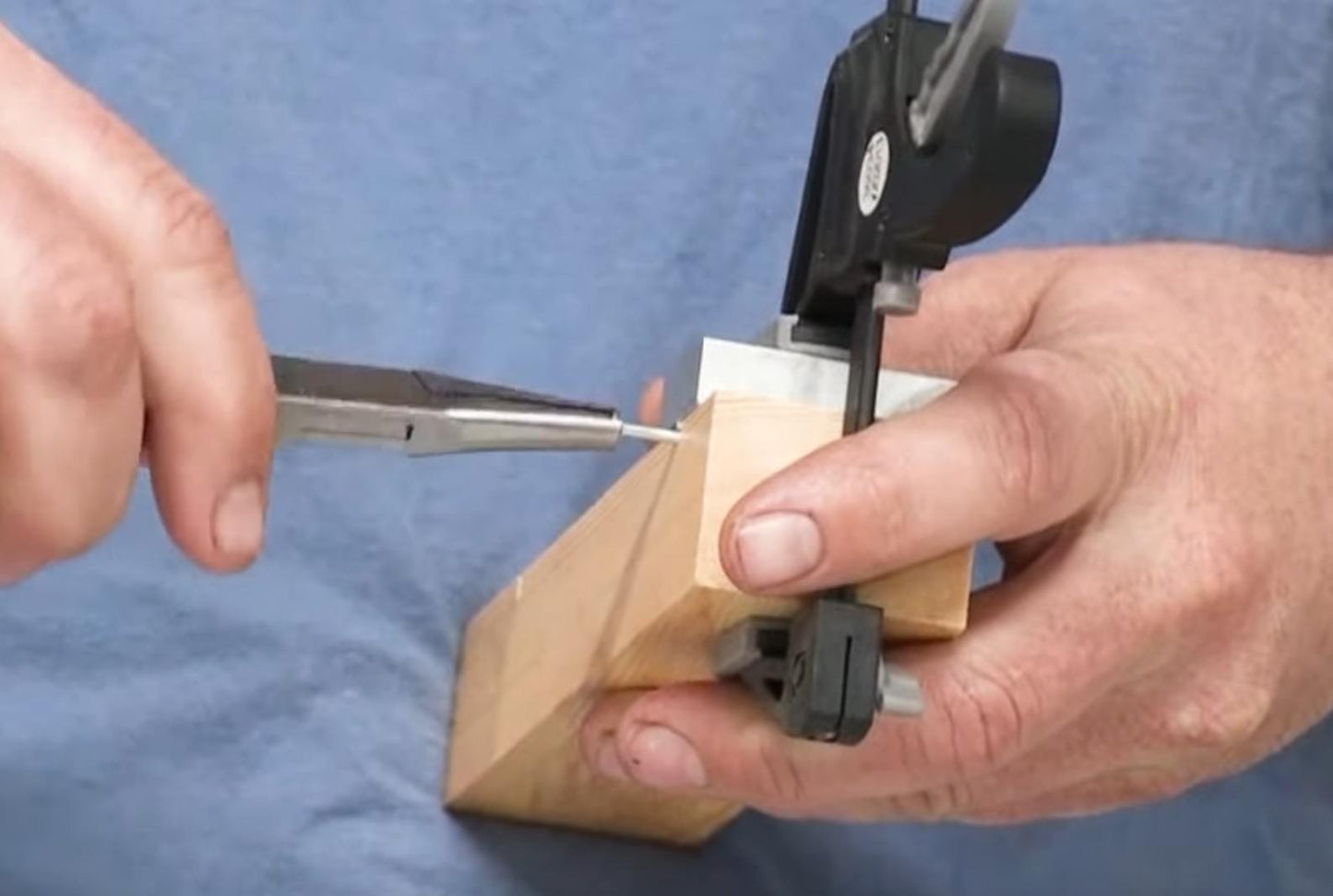 Montagehilfe für Achsen