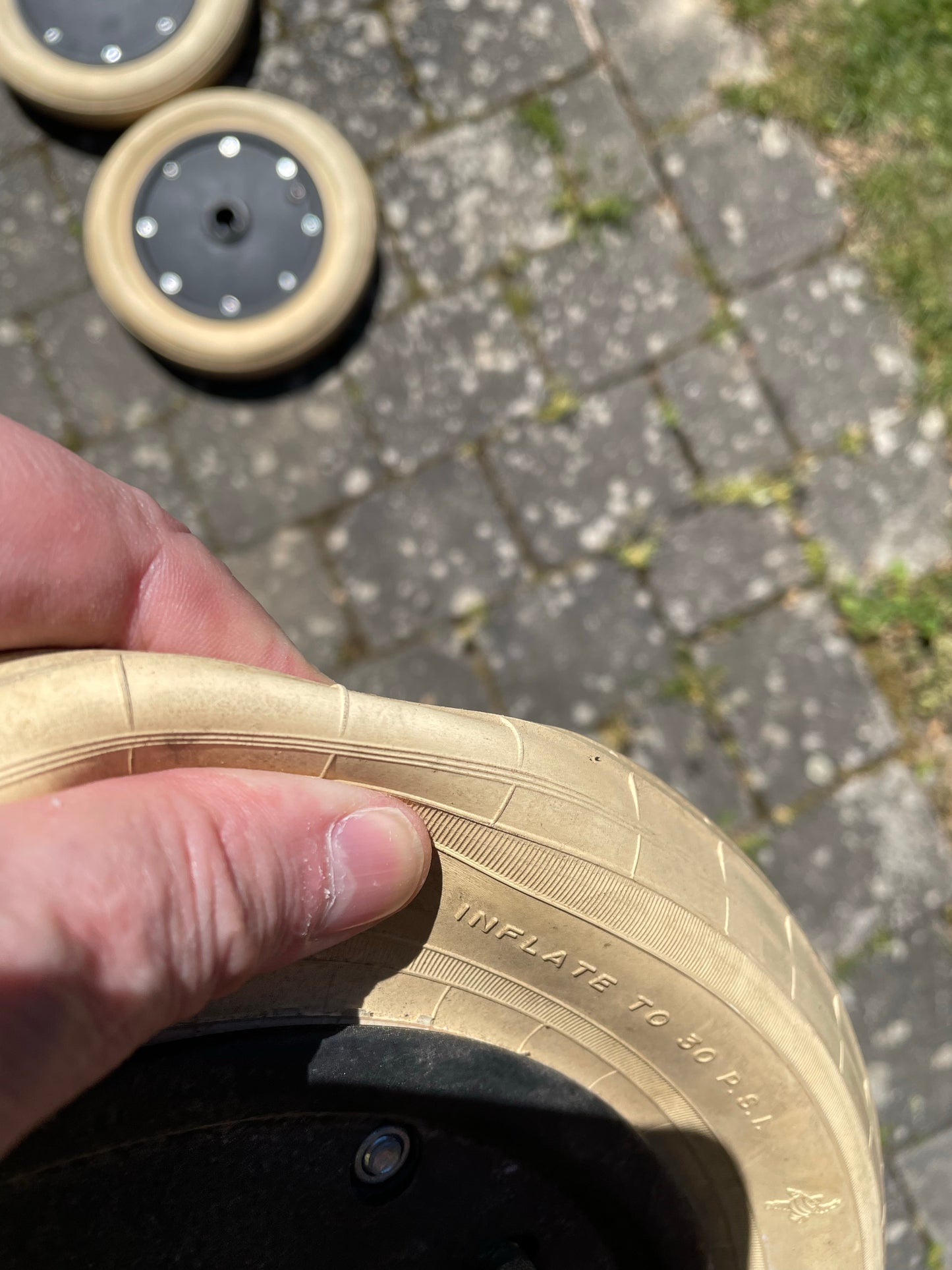 Mantel, Michelin weiss, , altes Längsprofil, mit 4 Kunststoff-Felgen, schneller Mantel, gebraucht