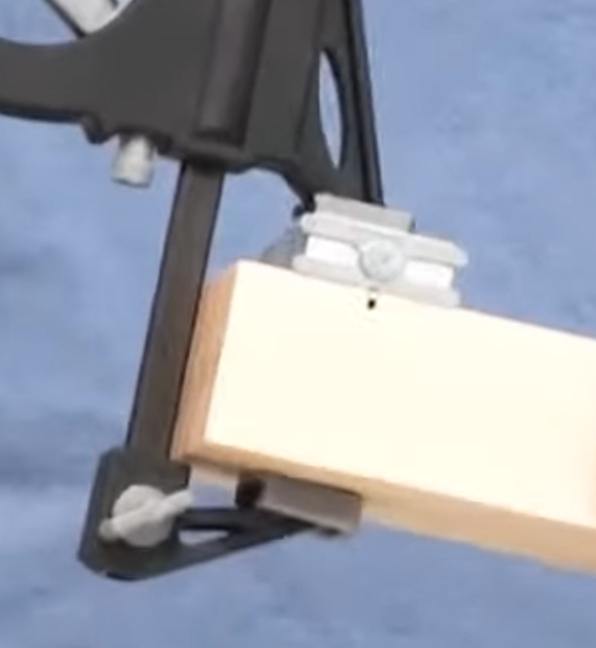 Montagehilfe für Achsen